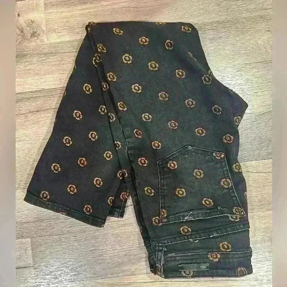 Anthropologie Pilcro Slim Straight Black Jeans with Floral Embroidery - Picture 4 of 11